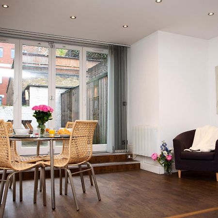 Apt 1, Trafalgar Square 1St Floor By Indigo Flats Londyn Zewnętrze zdjęcie