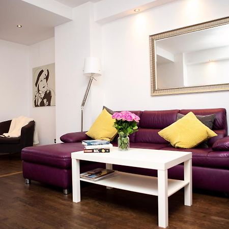 Apt 1, Trafalgar Square 1St Floor By Indigo Flats Londyn Zewnętrze zdjęcie